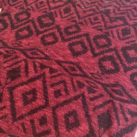 Ginger G Brand Aztec Print Knit Top 3/4 Length Sleeve Red and Black - Picture 2 of 4